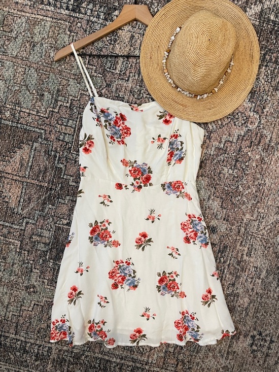 H&M Dresses & Skirts - H&M Floral Mini Dress Size M White Fit & Flare Sundress Cottagecore